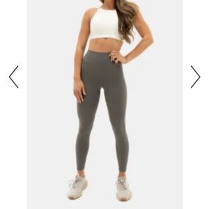 Balance Athletica ‘The Ascend Pant - Shadow’